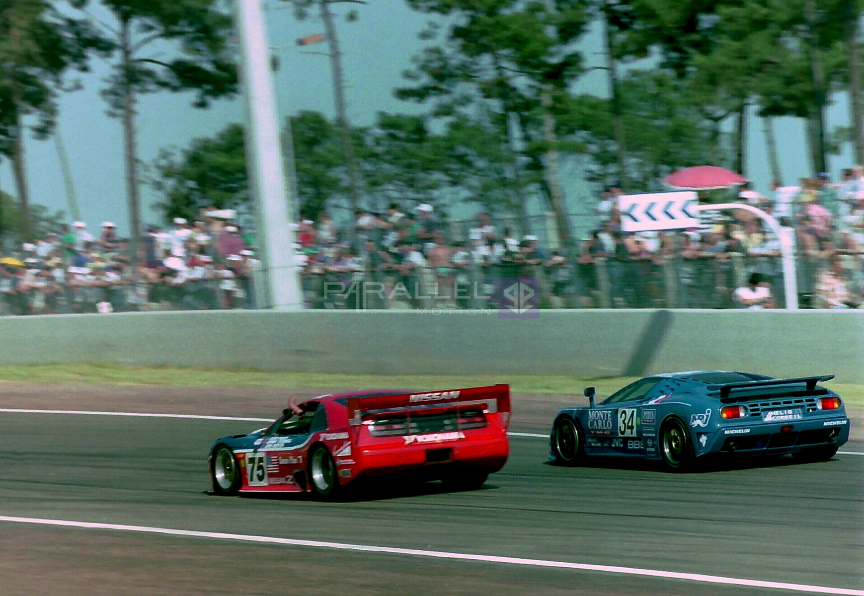 Nissan_300ZX_Turbo_-_Steve_Millen_Johnny_OConnell__John_Morton_dives_inside_Bugatti_EB110_SS_-_Alain_Cudini_Eric_Helary__Jean-Christophe_Boullion_at_the_1994_Le_Mans_31970123765