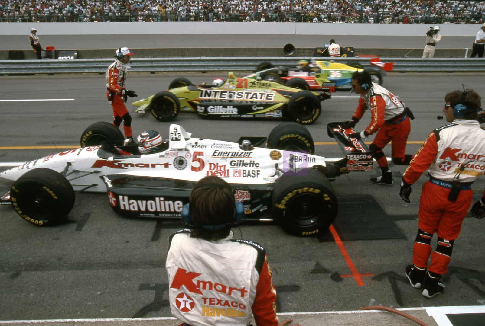 1993-NIGEL-MANSELL-PIT-ACTION 1993-NIGEL-MANSELL-PIT-ACTION