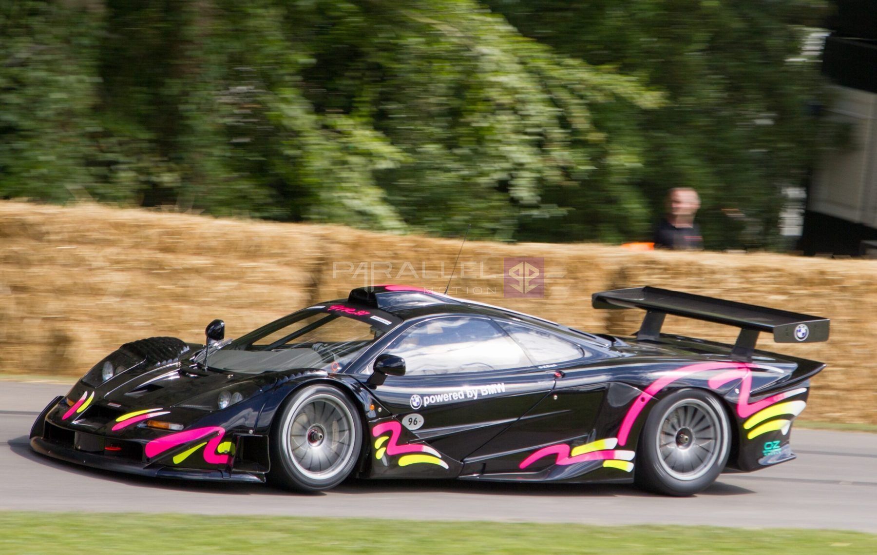 McLaren_F1_GTR_Long_Tail_Kenny_Brack_at_Goodwood_2014_003-scaled