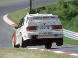 BMW-M3-Touring-Car-Racing-1